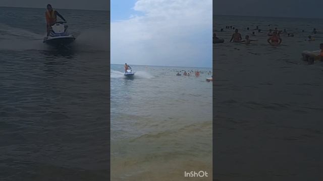 АНАПА. 22 июля 2023 г. Чем занимаются отдыхающие на пляже в Джемете? смотреть онлайн