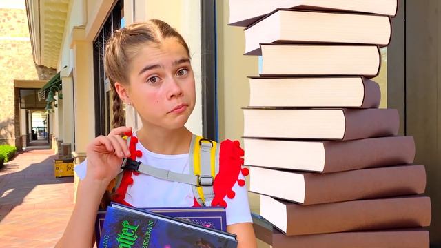 Мия притворилась Полицейским и ловит Воришку. Новые серии про полицию | Мия Настя и Артем смотреть онлайн