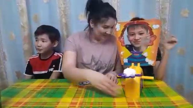 Игра Пирог в лицо смотреть онлайн
