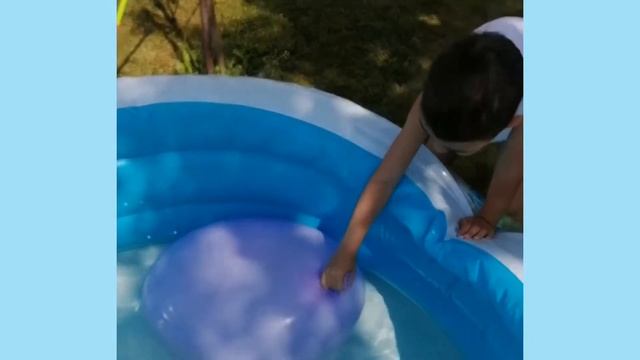 Water balloon/ Гигантский шар с водой/ челленж / Kids Play Box смотреть онлайн