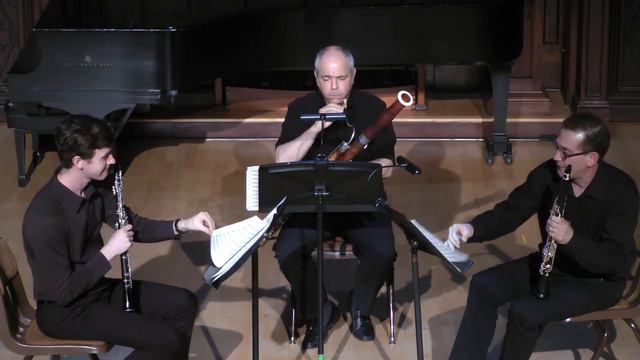 Francaix Divertissment for Oboe, Clarient and Bassoon смотреть онлайн