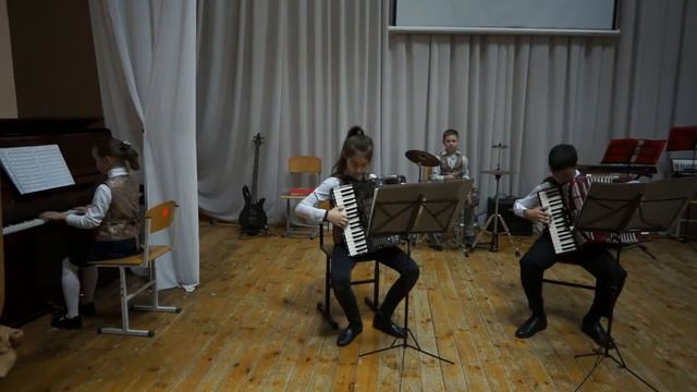 Отчётный концерт младшей группы ансамбля "Ретро" смотреть онлайн