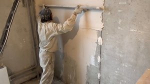 Гипсовая штукатурка бетонных стен.  Высотка.