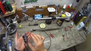 укоротить гидролинию, прокачать тормоза гидравлические на велосипеде