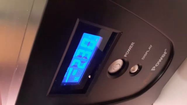 CyberPower Value 2200 EILCD смотреть онлайн