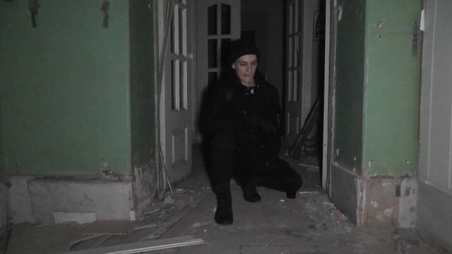 Оставил камеру в заброшенной больнице. Прибор ЭМП зашкалило.