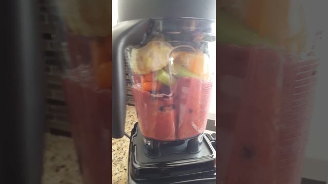Vitamix 750 Pro... amazing blender.. смотреть онлайн
