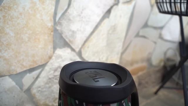 XXL JBL BOOMBOX ins WASSER LEGEN !! | Experimente смотреть онлайн