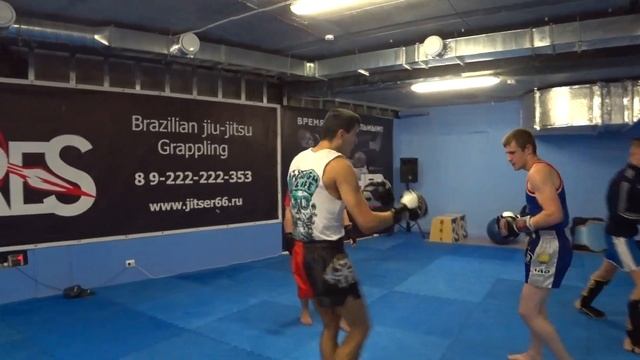 4 тренера 1 тренировка по Единоборствам! Лица отлетают! Четкий барберинг и съемки