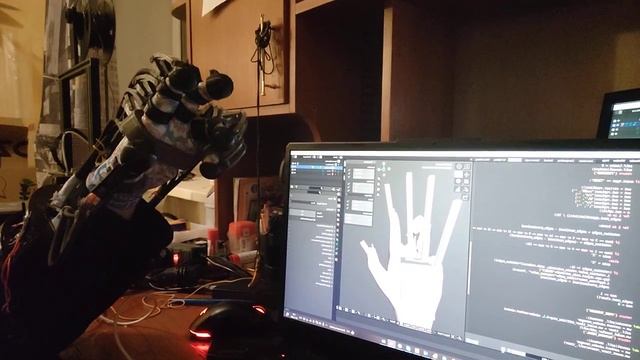 Перчатка захвата движений кисти V2 смотреть онлайн