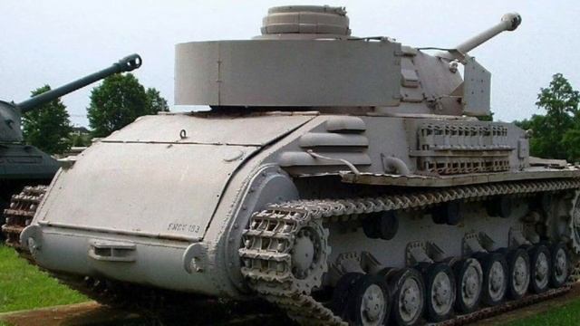 Minecraft cave sounds over cursed tank images. смотреть онлайн