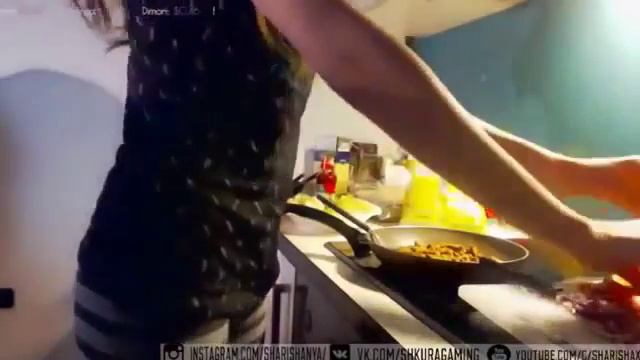 Карина готовит шаверму на стриме смотреть онлайн