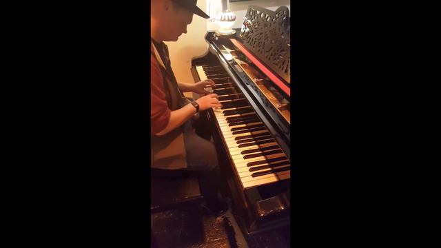 Playing every possible piano I could play at art museum смотреть онлайн