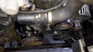 50. Замена бачка, шлангов и снятие насоса ГУР BMW X5 E53 3.0i