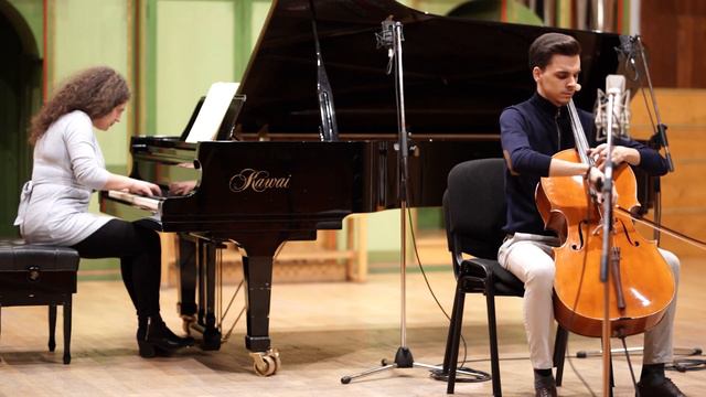 Schubert Arpeggione Sonata | Cornelius Zirbo | Miriam Drasovean смотреть онлайн
