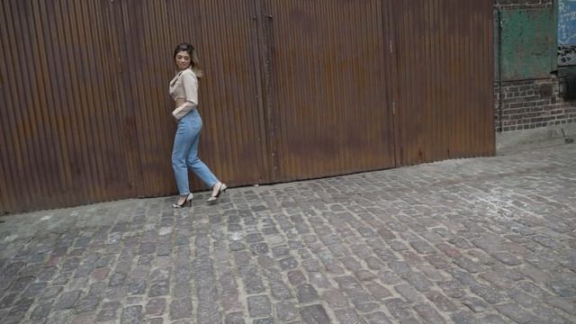 URBAN PORTRAITS W/ CANON R3 + 50MM F1.2 смотреть онлайн