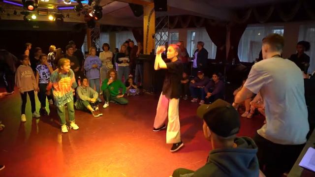 ART BATTLE 2020 | hip hop juniors 1x1 | Nova Anastey Sofary смотреть онлайн