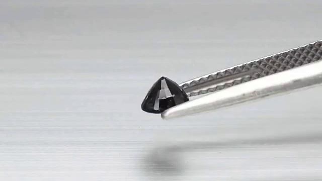 Сапфировый корунд огранка овал 0.56 карат арт 50192 смотреть онлайн