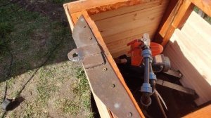 Будка или ящик для установки насоса в скважину!