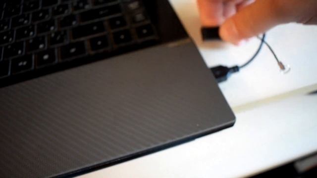 Как подключить microSD флешку к ноутбуку смотреть онлайн
