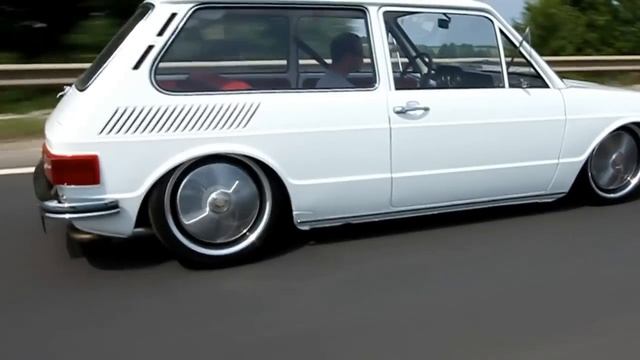 Custom Cars: Bagged VW Brasilia by Type 2 Detectives смотреть онлайн