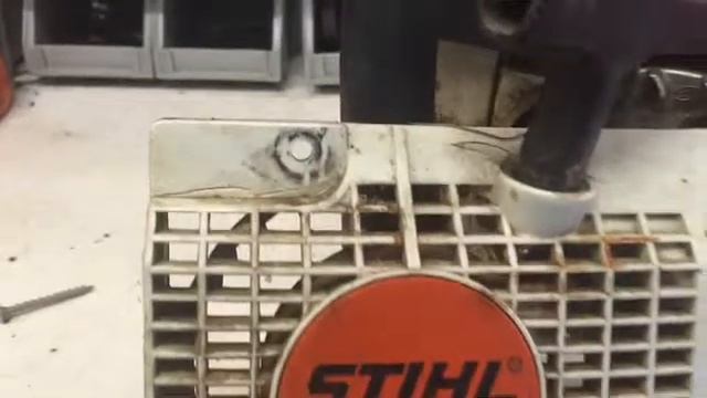 Mongo Makes a Brooken Stihl MS290 Better Part 1 смотреть онлайн