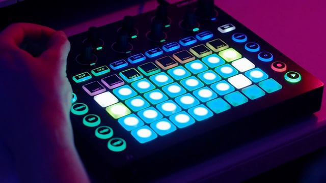 Novation Circuit - Mainframe смотреть онлайн