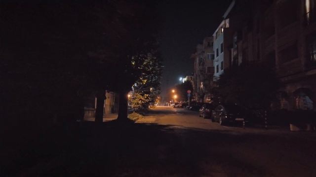 Варна Болгария 2021 Идем по ночному городу, центр Варны, улица Стефан Караджа, Княз Борис 1 смотреть онлайн