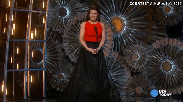 Idina Menzel gets revenge on John Travolta at Oscars смотреть онлайн
