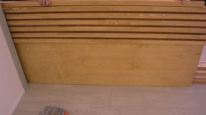 Стена из брусков в ванную комнату своими руками