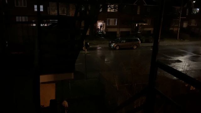 Монреаль, 28 03 2021 Час ночи, хасиды поют песни на улице смотреть онлайн