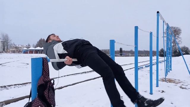 Как сделать обороты назад в заднем упоре на турнике ? смотреть онлайн