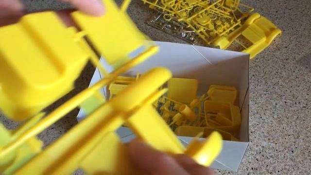 Unboxing the AMT Mod Rod '29 Ford Model A Roadster in 1/25 scale смотреть онлайн