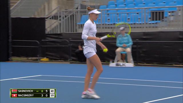 Aliaksandra Sasnovich v Timea Bacsinszky match highlights (QF) смотреть онлайн