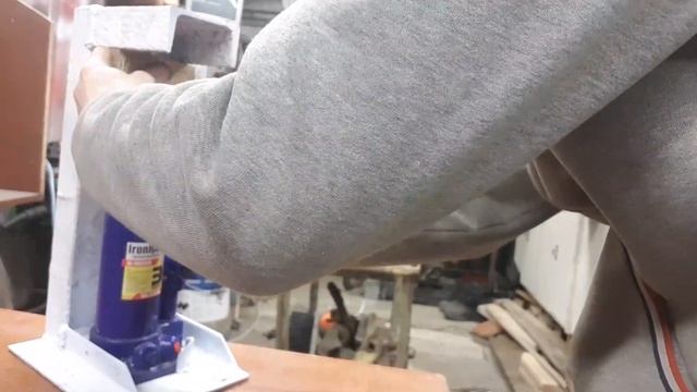 ПРЕСС ИЗ ДОМКРАТА СВОИМИ РУКАМИ І Ноw То  Make Hydraulic Press Machine || DIY