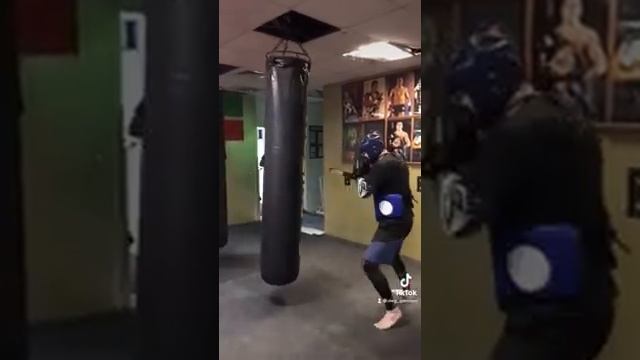 Работа по мешку кикбоксинг смотреть онлайн