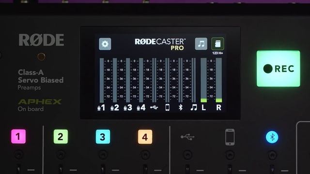 RODECaster Pro + два RODE PodMic - комплект для подкастов. Что нового в прошивке? смотреть онлайн