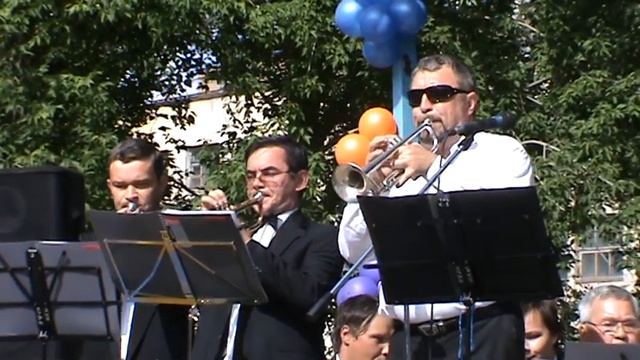 Мендес полька Выступление на открытой площадке смотреть онлайн