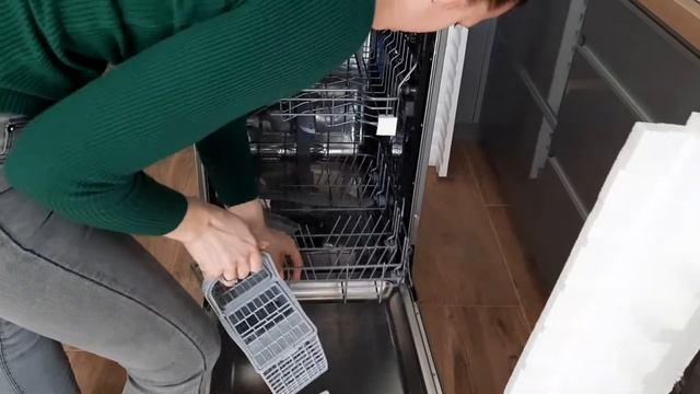 Распаковка — Посудомоечная машина Indesit DSIE 2B10 смотреть онлайн
