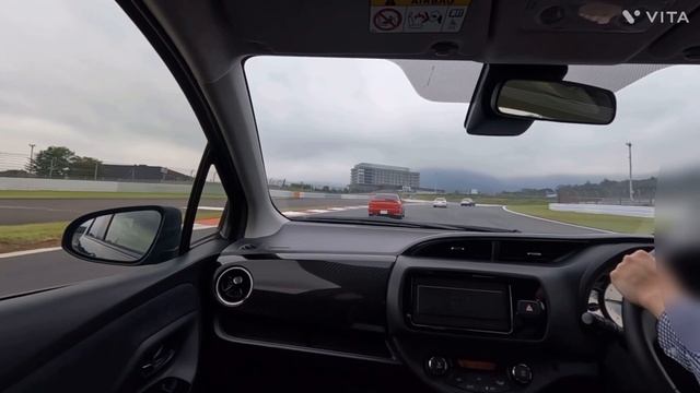 トヨタ ヴィッツ GRスポーツ"GR"かっこよすぎ！！ смотреть онлайн