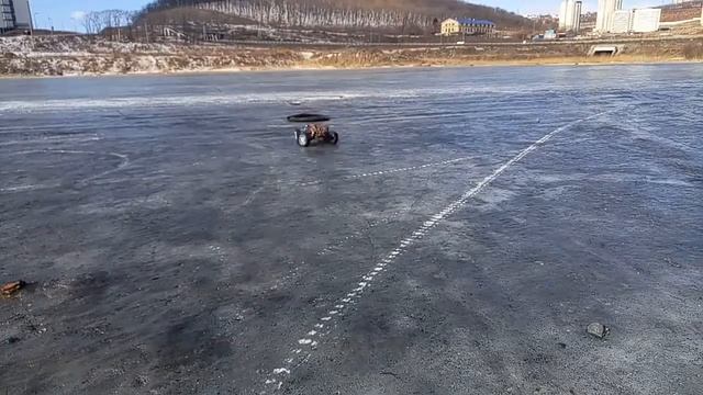 дрифт по льду:!! На радиоуправляемой машине смотреть онлайн