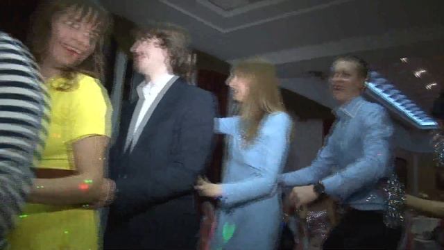 Кусочек движухи ! Нон-стоп без перерыва может проходить вся программа . Ведущий Дмитрии 8905777642 смотреть онлайн