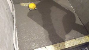 Заливка душ поддона ,формирование дна поддона раствором