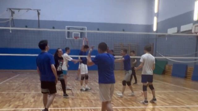 В Школе 1502 стартовал энергичный турнир по волейболу смотреть онлайн