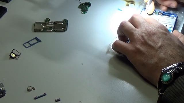 SOSTITUZIONE DISPLAY HONOR 9 LITE смотреть онлайн