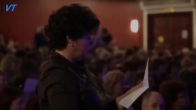 В России зал стоя пел украинскую песню-In Russia sang Ukrainian song. смотреть онлайн