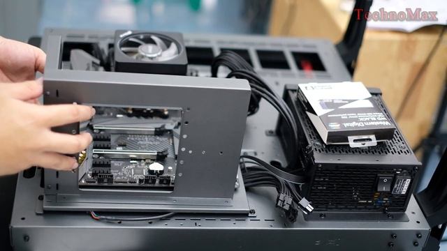 BUILD RTX 2080 Ti GAMING X TRIO + TT P5 + RYZEN7 2700X + TT 1250W TI смотреть онлайн