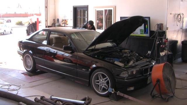 Coyote 5.0L E36 Swap Getting Tuned смотреть онлайн