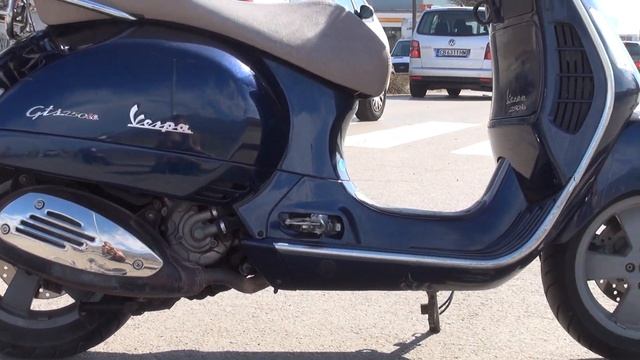 Piaggio Vespa GTS 250 i.e. Blue Exterior and Interior смотреть онлайн