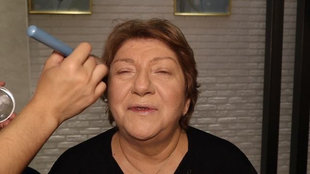 ТЕСТИРУЕМ С БАБУШКОЙ КОСМЕТИКУ SHISEIDO ? СКИДКА В Летуаль ? ВОЗРАСТНОЙ ЛИФТИНГ МАКИЯЖ смотреть онлайн